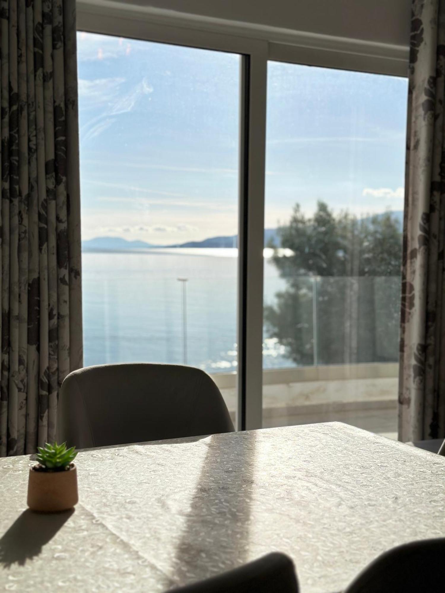The Hill Sea View Apartment Sarandë Exterior foto